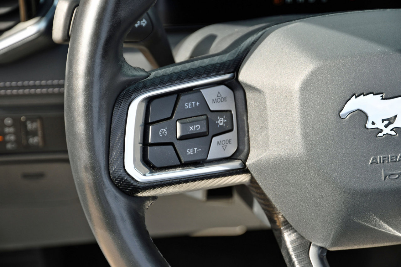 Used 2025 Ford Mustang Premium image 9