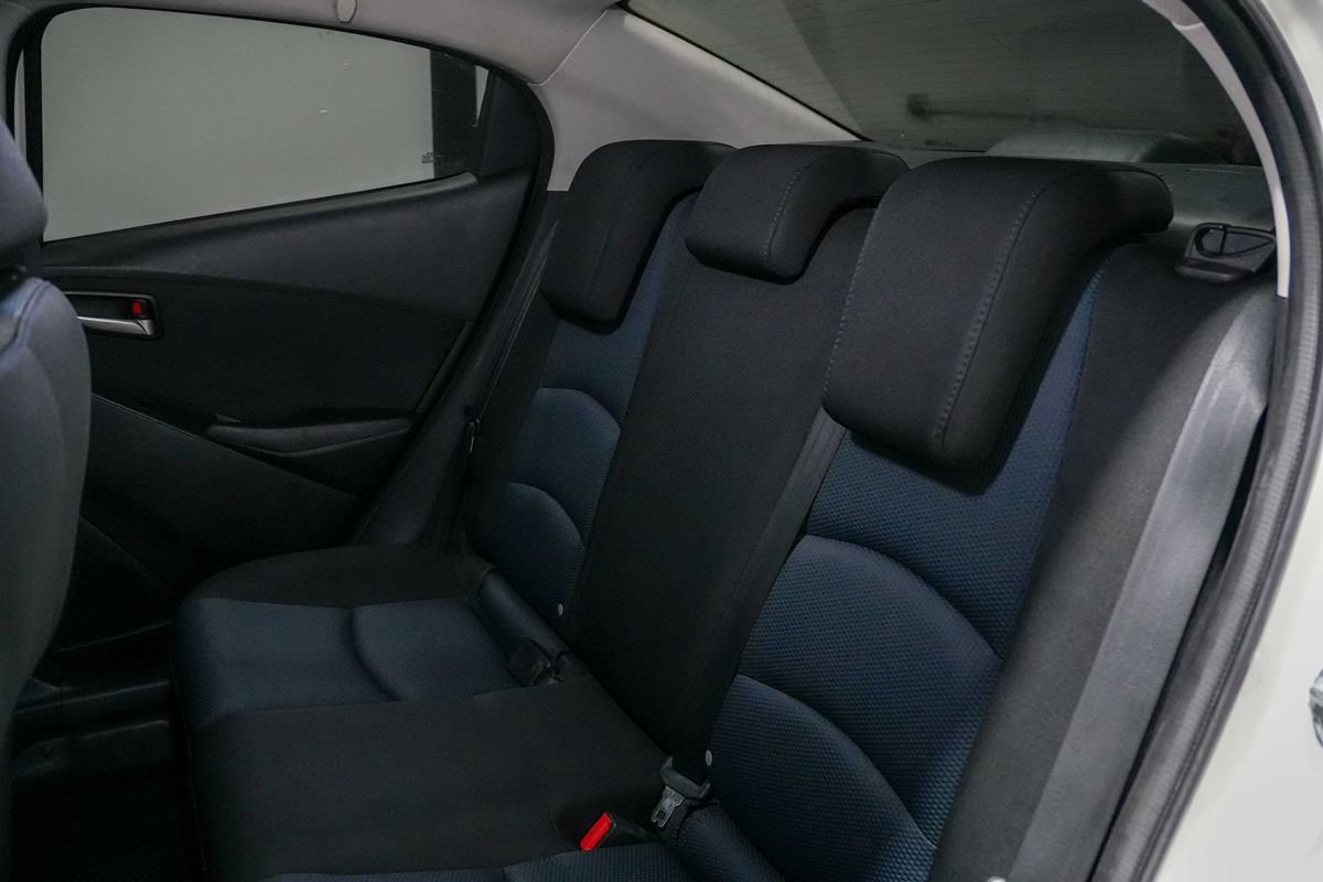 Used 2019 Toyota Yaris L FWD image 17