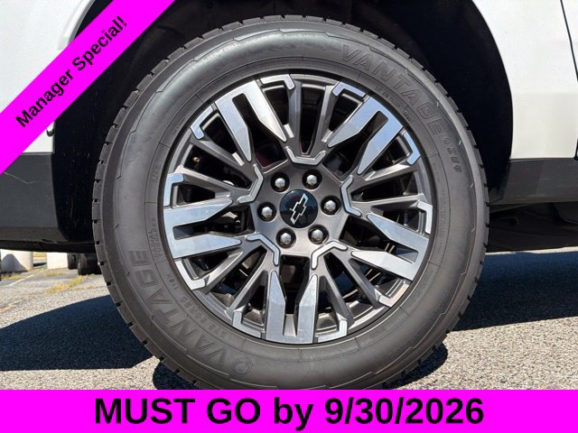 Used 2025 Chevrolet Suburban Z71 AWD/4WD image 38