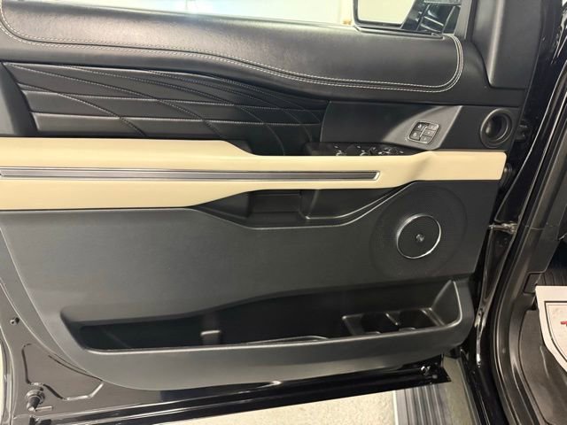 Used 2020 Ford Expedition Max Platinum RWD image 13