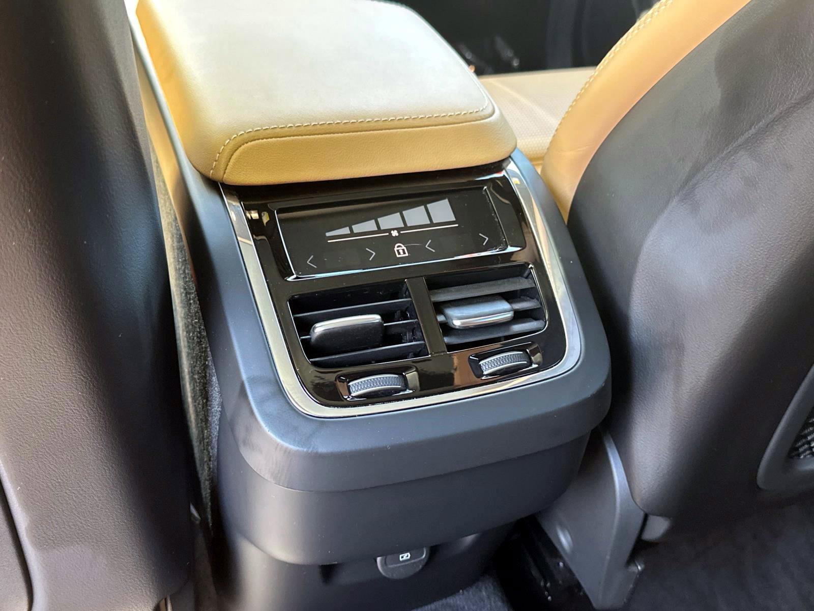 Certified 2025 Volkswagen Atlas SE image 77