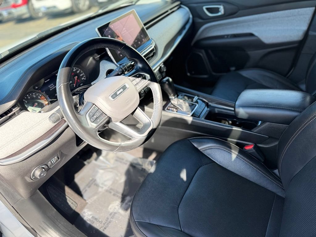 Used 2022 Jeep Compass Latitude w/ Sun and Sound Group AWD/4WD image 14