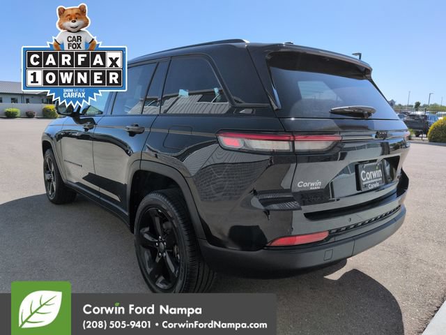 Used 2025 Jeep Grand Cherokee Limited w/ Black Appearance Package AWD/4WD image 5