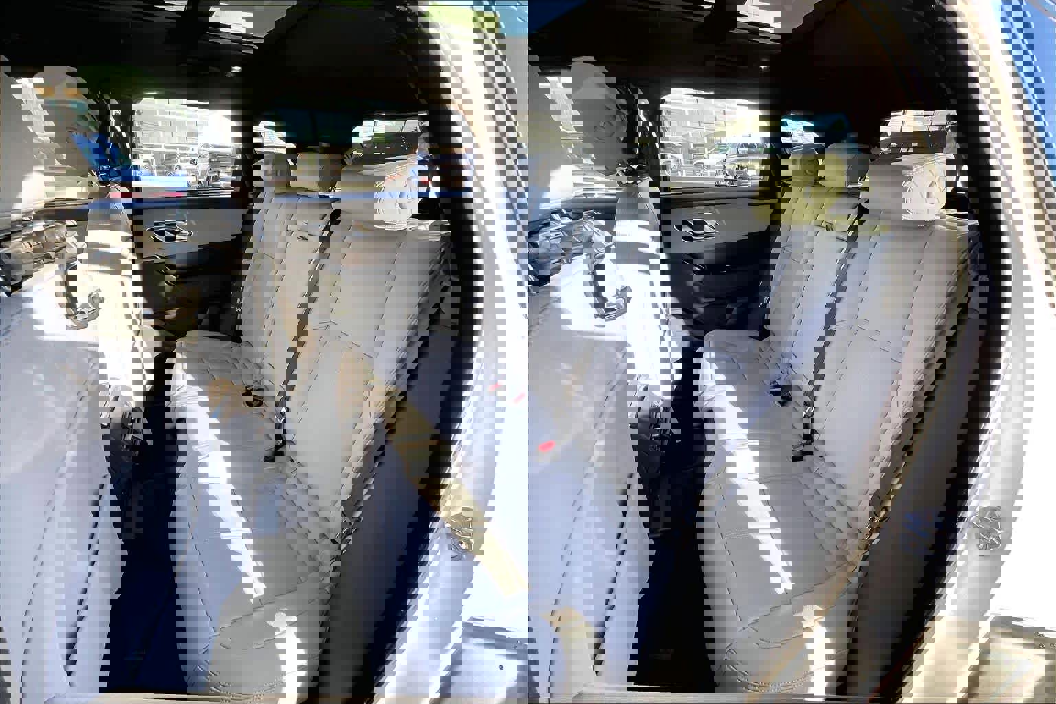 New 2026 Land Rover Range Rover Velar Dynamic SE image 12