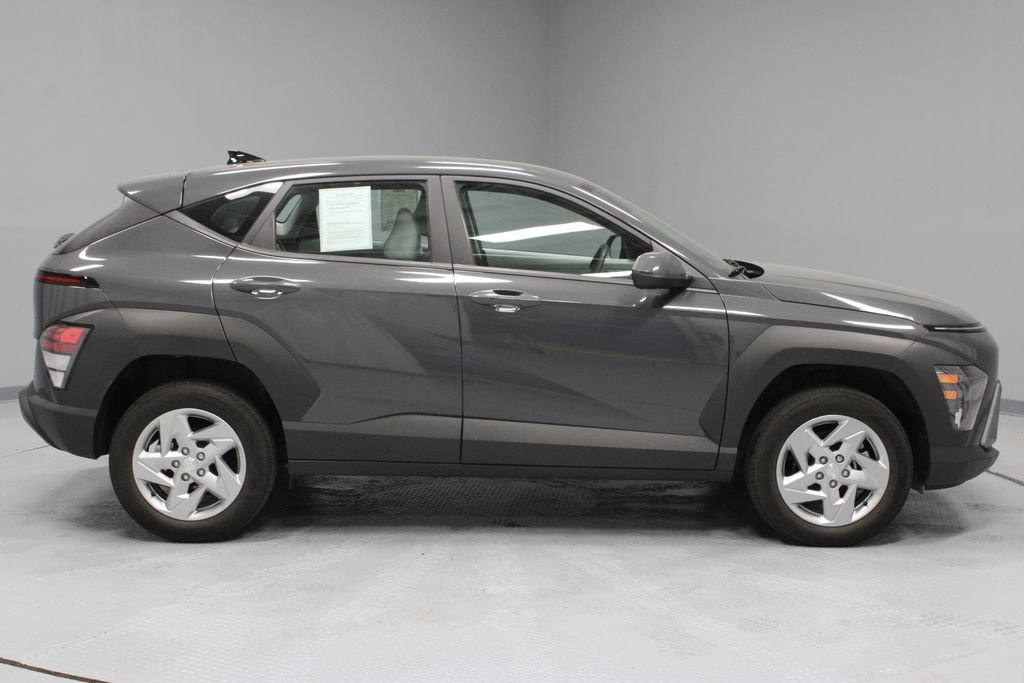 Certified 2024 Hyundai Kona SE AWD/4WD image 11