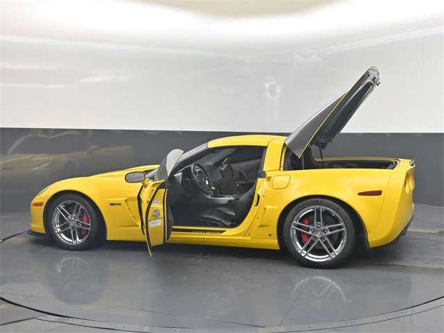 Used 2006 Chevrolet Corvette Z06 w/ Preferred Equipment Group image 47