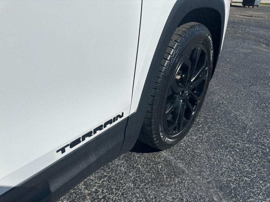 Used 2021 GMC Terrain SLE w/ Driver Convenience Package FWD image 8