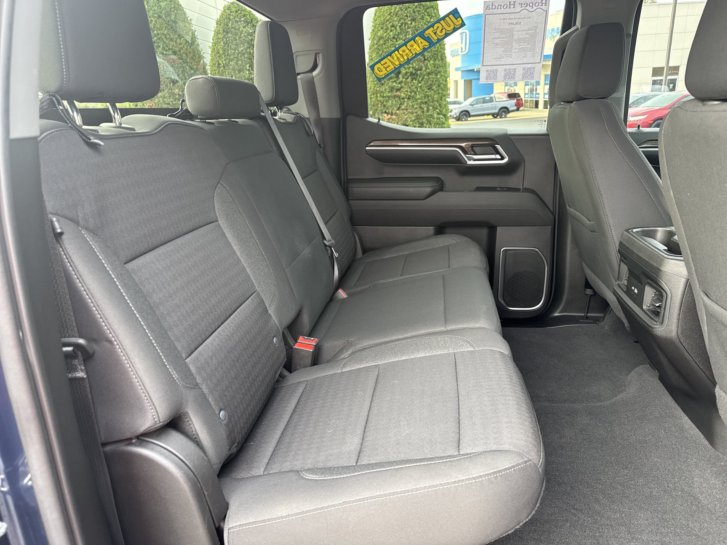 Used 2022 Chevrolet Silverado 1500 LT AWD/4WD image 12