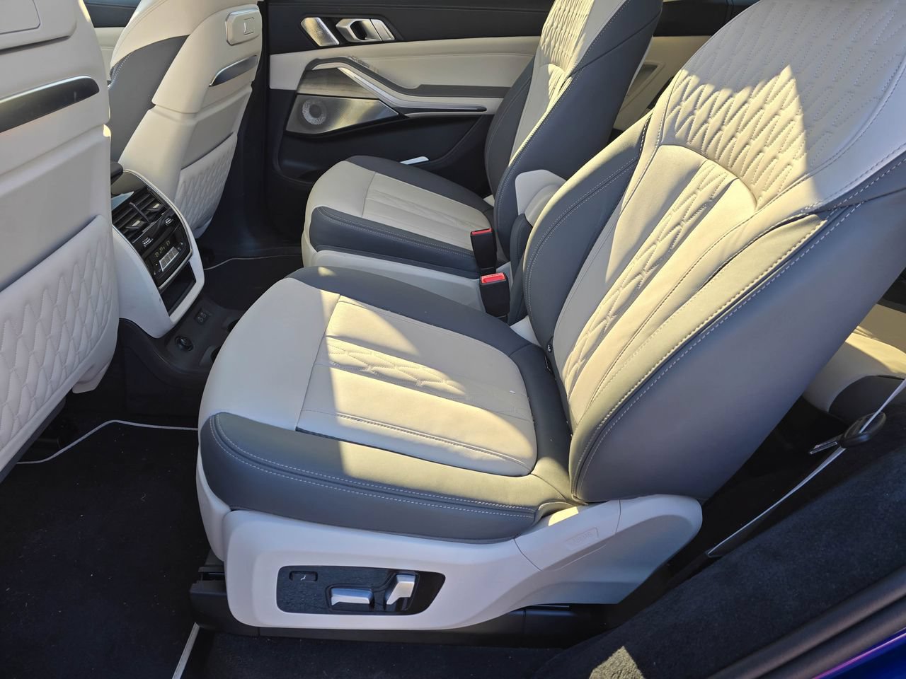 Used 2024 BMW X7 M60i w/ Executive Package AWD/4WD image 11