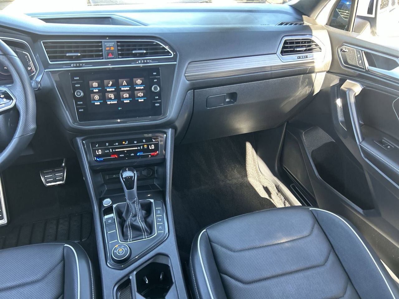 Certified 2023 Volkswagen Tiguan SEL R-Line AWD/4WD image 13