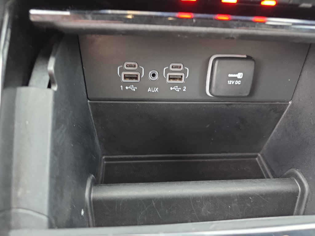 Used 2023 Jeep Grand Cherokee Limited image 29