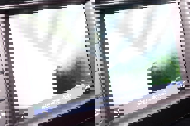 Used 2017 Jaguar XE Premium image 19