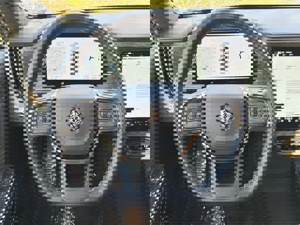 Used 2023 Rivian R1T Adventure image 10