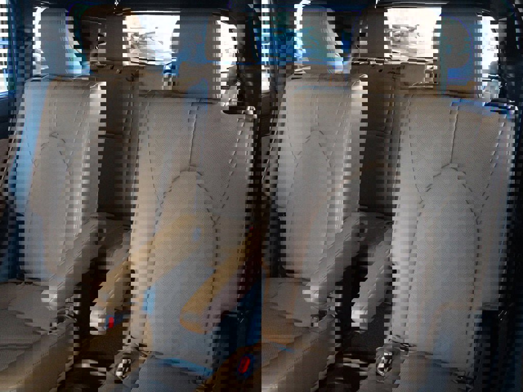 Used 2026 Toyota Highlander Platinum image 33