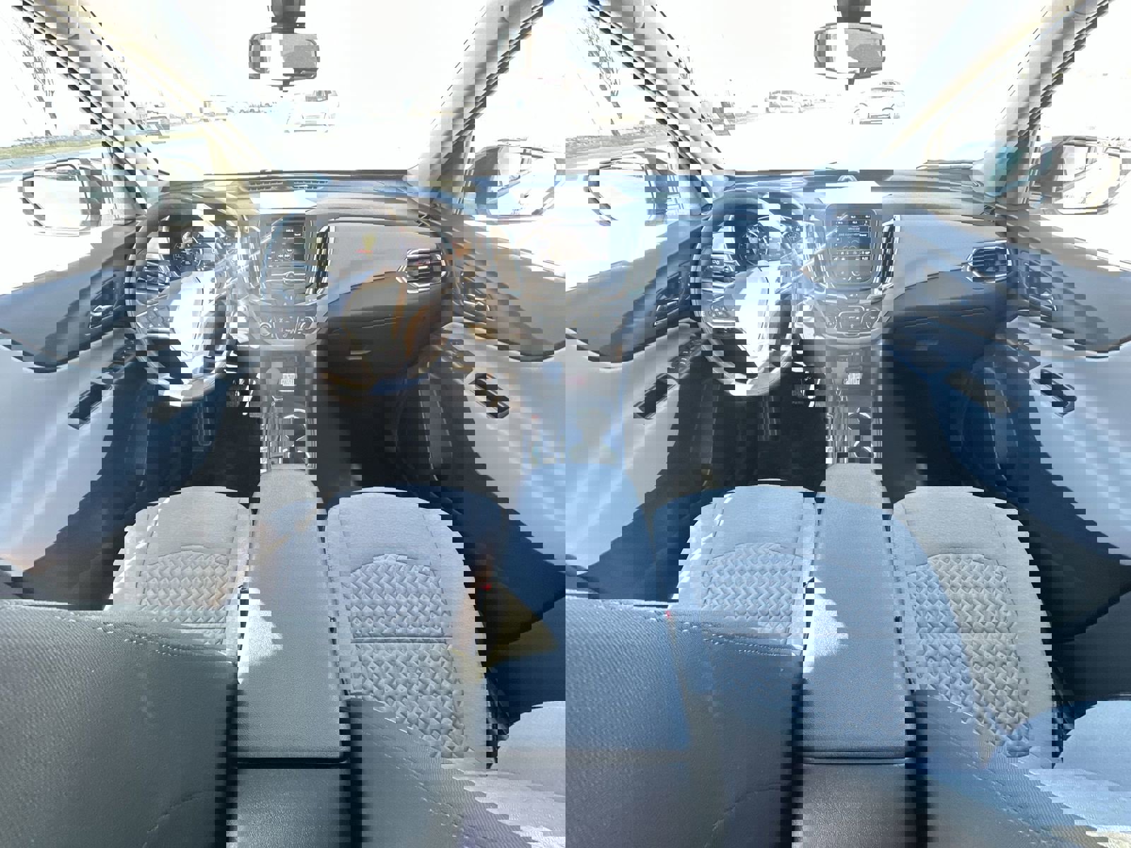 Used 2024 Chevrolet Equinox LS w/ LS Convenience Package FWD image 19