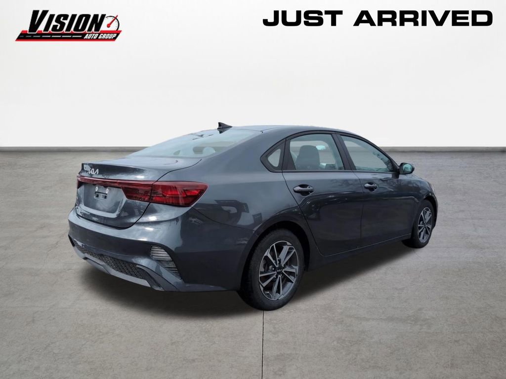 Used 2022 Kia Forte LXS image 5