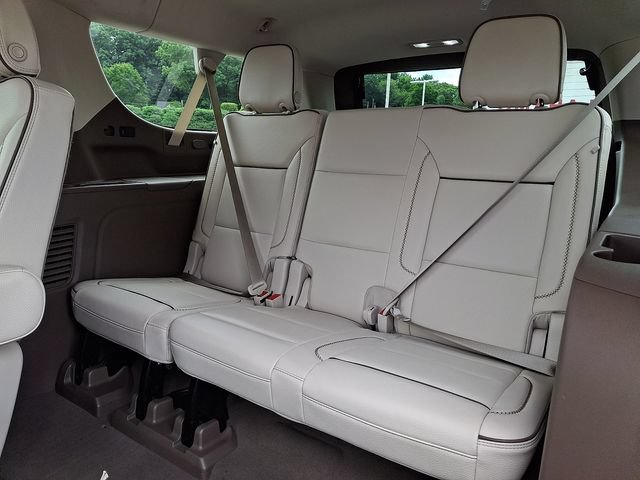 Used 2022 GMC Yukon XL Denali w/ Advanced Technology Package AWD/4WD image 21