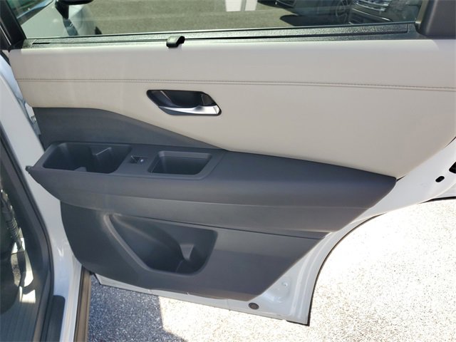 New 2025 Nissan Pathfinder SL image 32