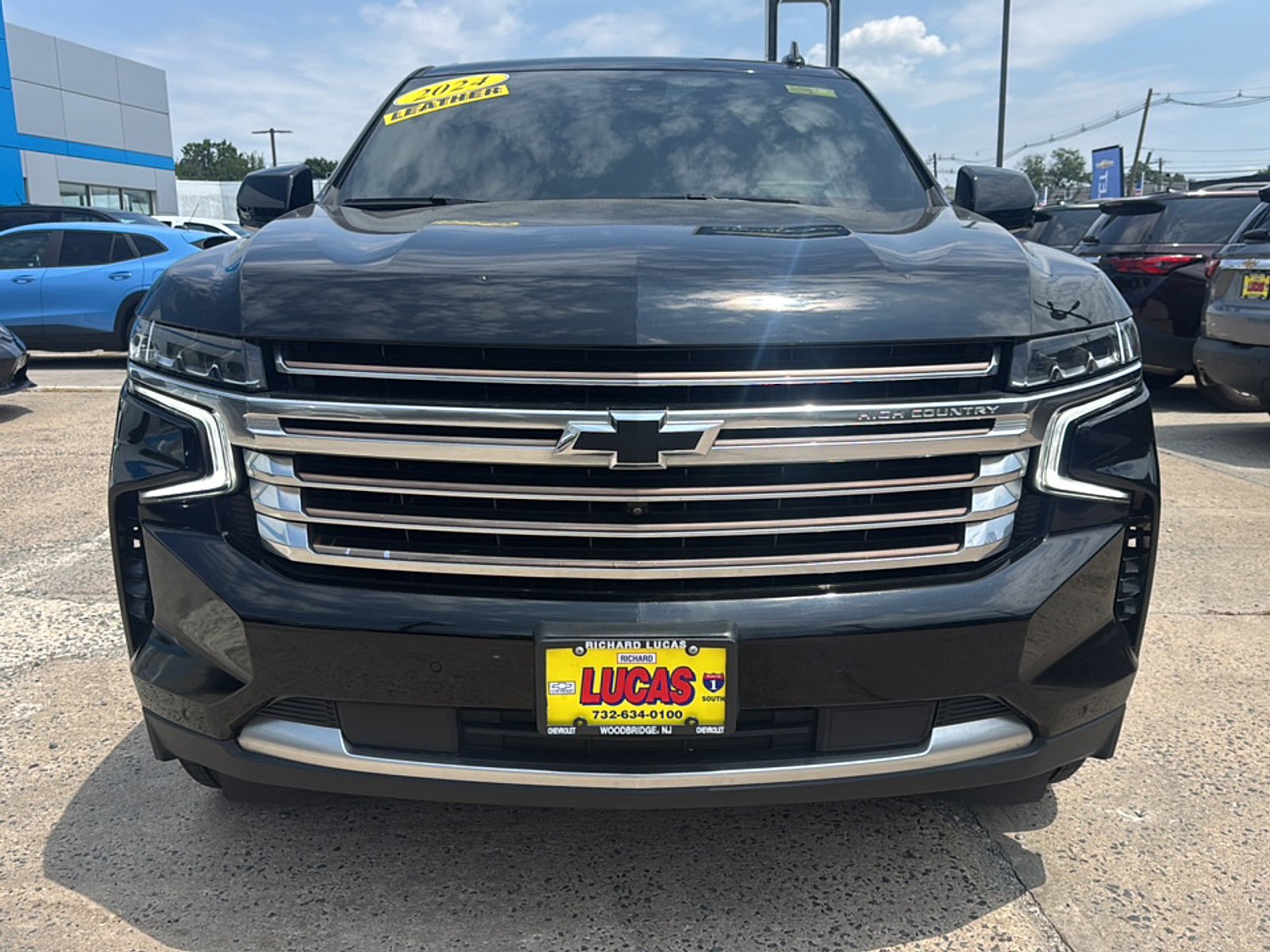 Used 2024 Chevrolet Tahoe High Country w/ Advanced Technology Package AWD/4WD image 3