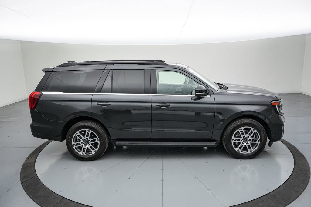 Certified 2025 Ford Expedition Active AWD/4WD image 4