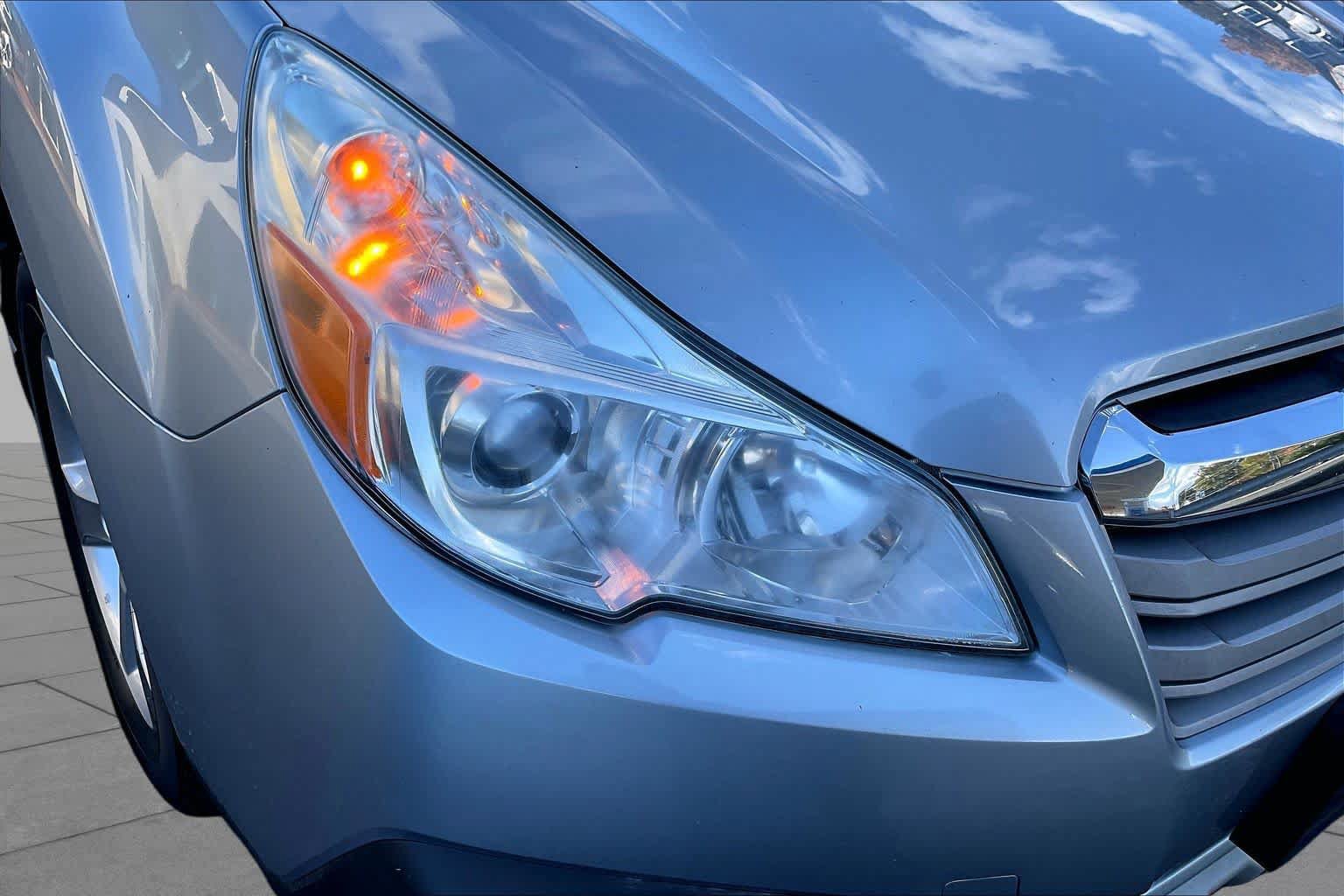 Used 2014 Subaru Outback 2.5i Limited AWD/4WD image 25