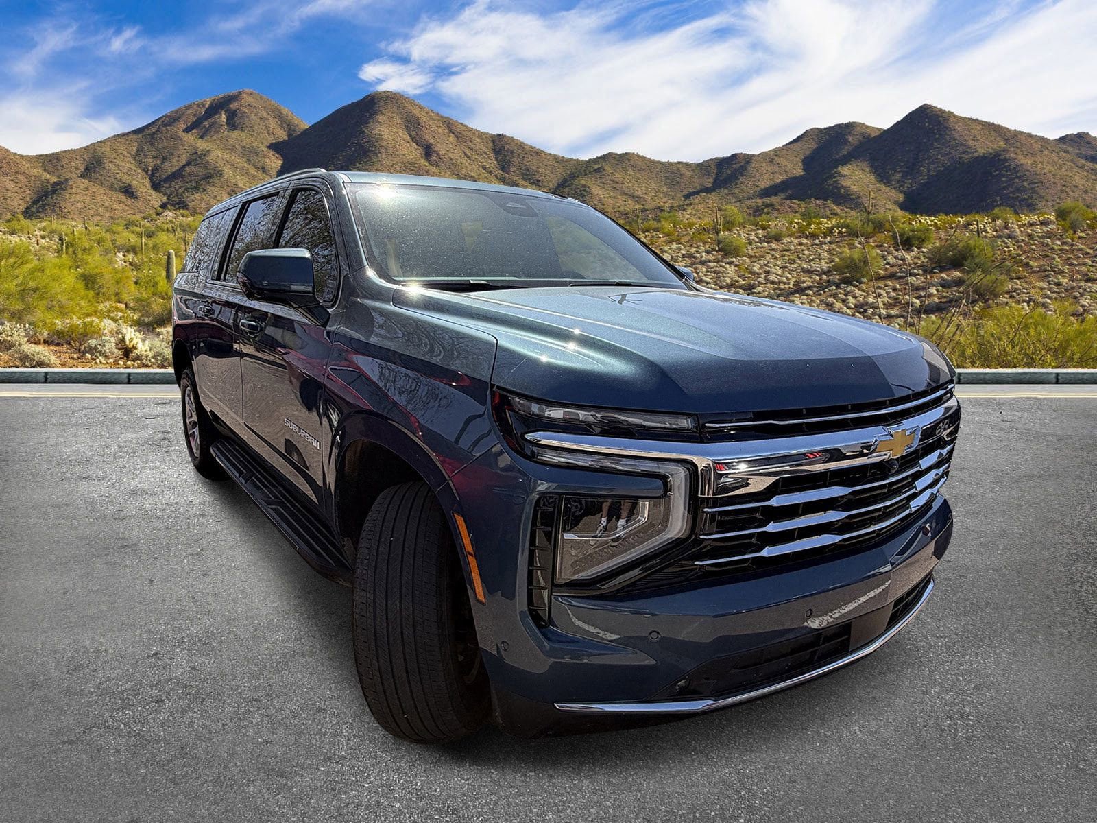 Certified 2025 Chevrolet Suburban LT w/ Comfort Package AWD/4WD image 3