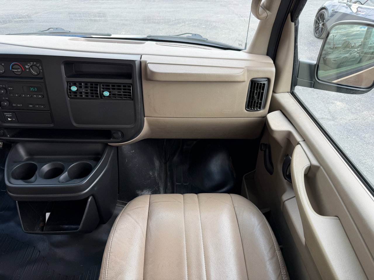 Used 2004 Chevrolet Express 2500 Passenger image 21
