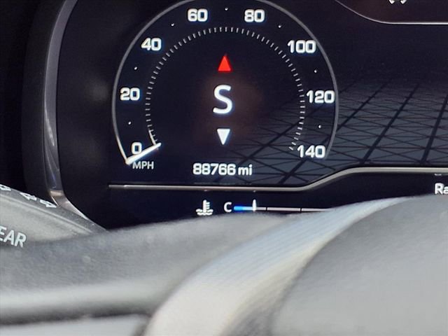 Used 2022 GMC Yukon SLT w/ SLT Premium Package image 19