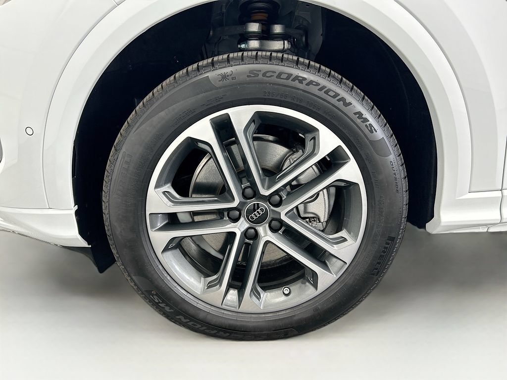 Certified 2025 Audi Q5 Premium w/ Premium Plus AWD/4WD image 30