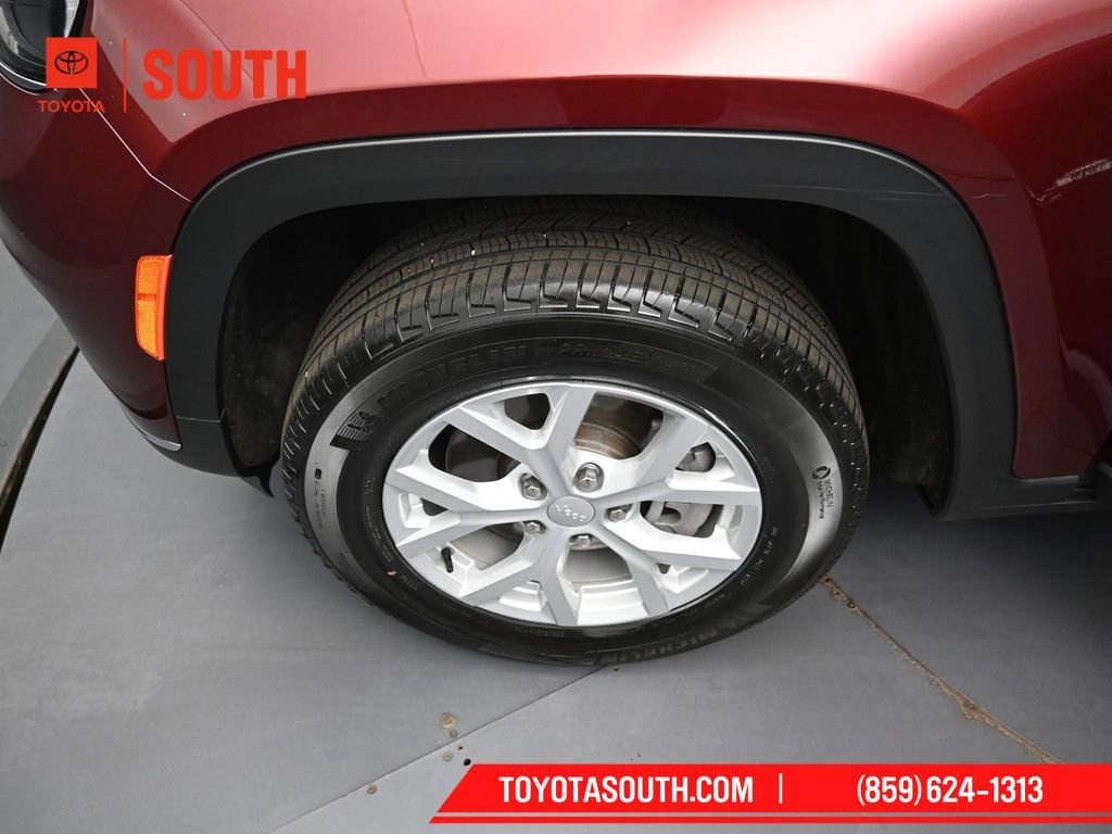 Used 2023 Jeep Grand Cherokee L Limited image 36