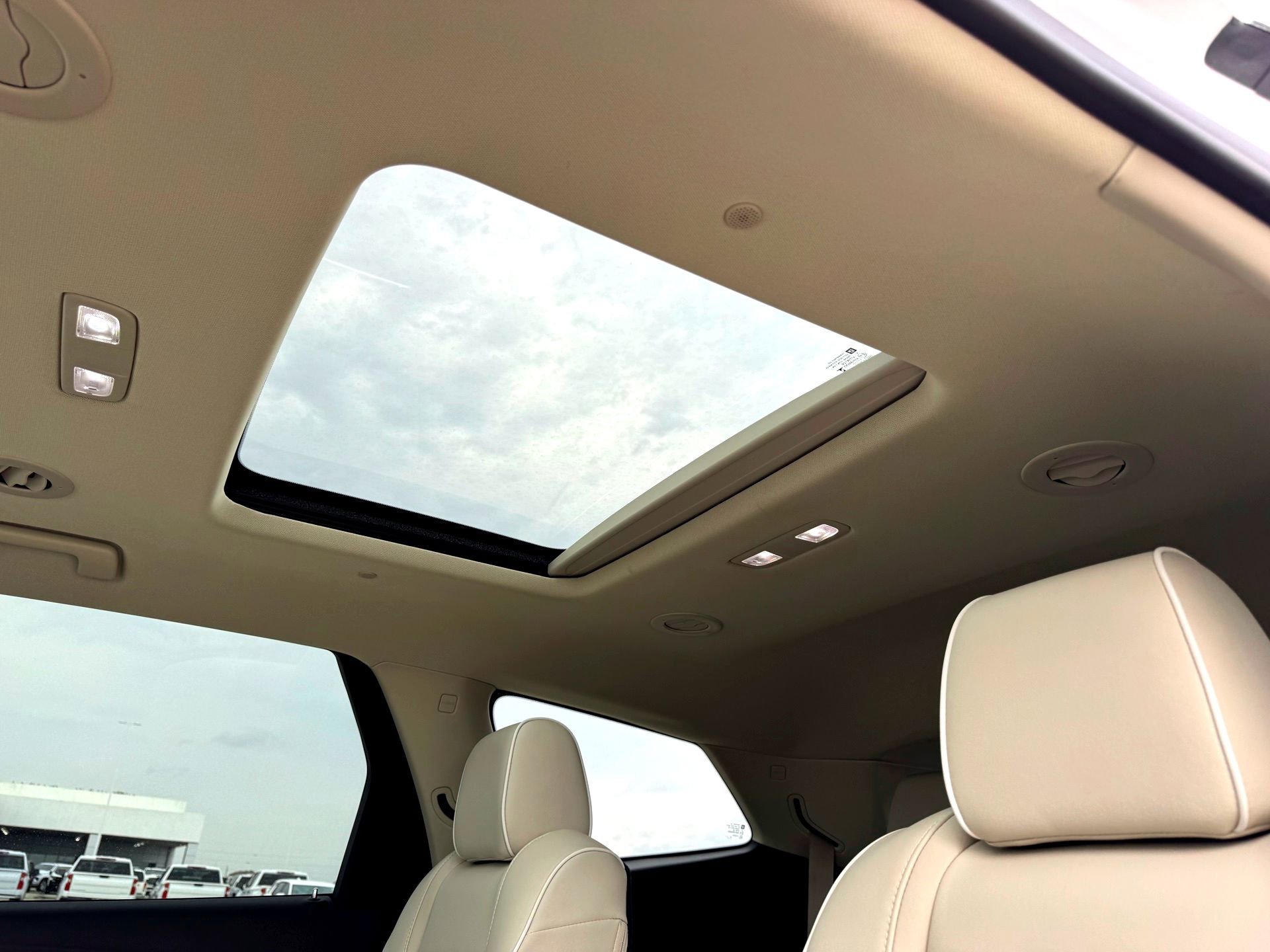 Used 2024 Buick Enclave Avenir w/ Avenir Technology Package image 19