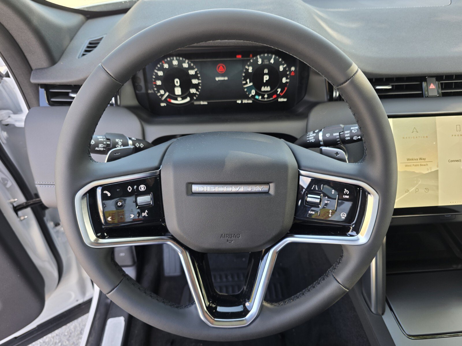 Used 2026 Land Rover Discovery Sport Landmark AWD/4WD image 15