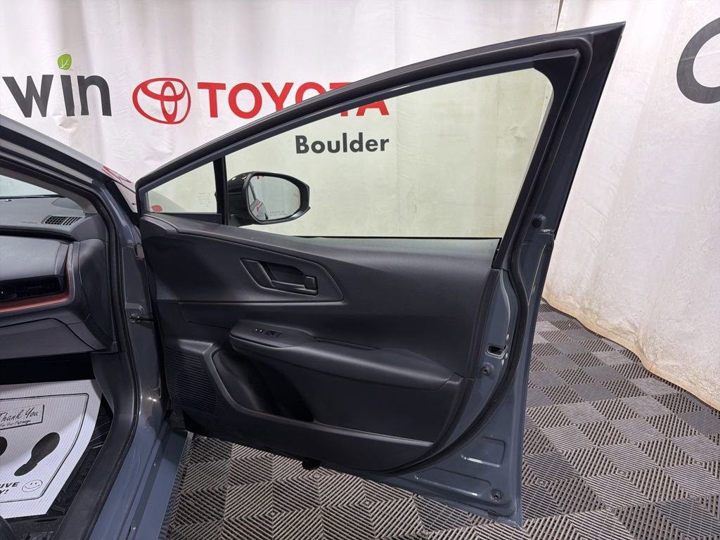 Used 2026 Toyota Prius Plug-In Hybrid FWD image 10