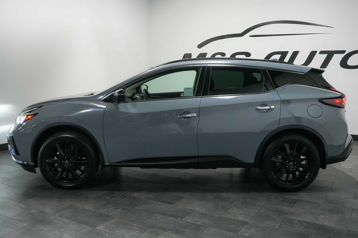 Used 2023 Nissan Murano SV w/ SV Midnight Edition Package FWD image 3