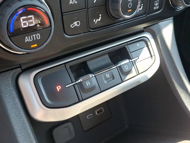 Used 2023 GMC Acadia SLE w/ Driver Convenience Package FWD image 15