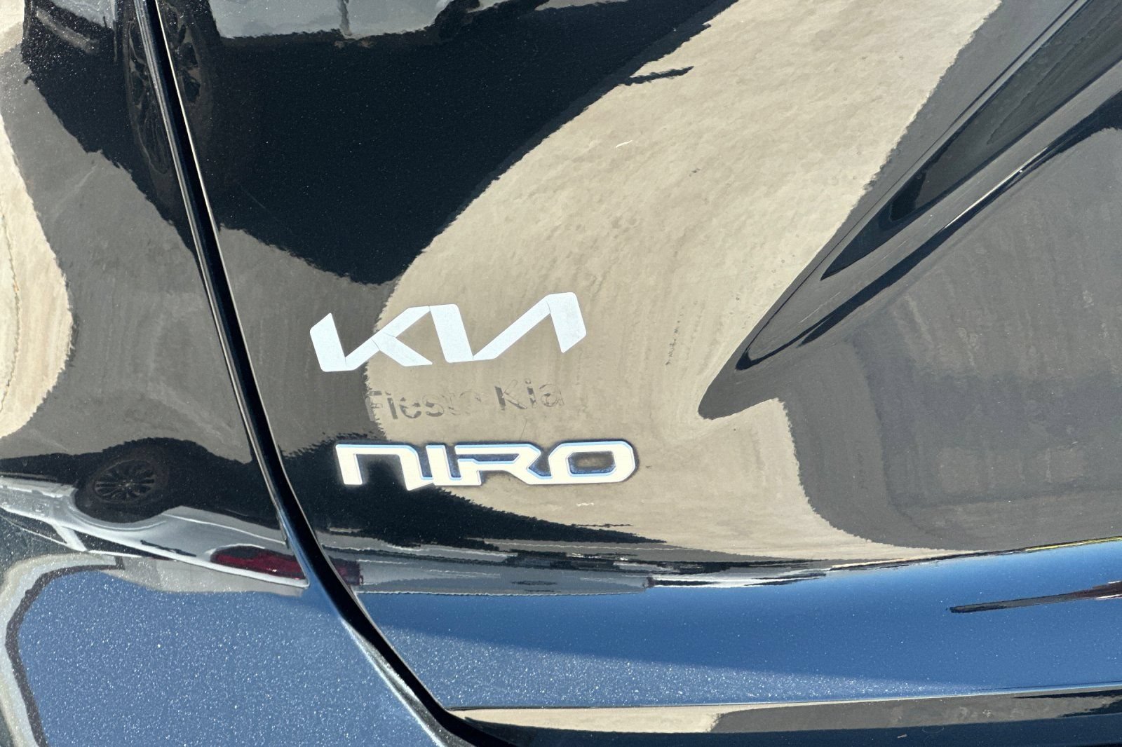Used 2023 Kia Niro EX Touring FWD image 27