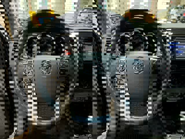 Used 2015 Toyota Tacoma 4x4 Access Cab V6 w/ TRD Off-Road Package image 17