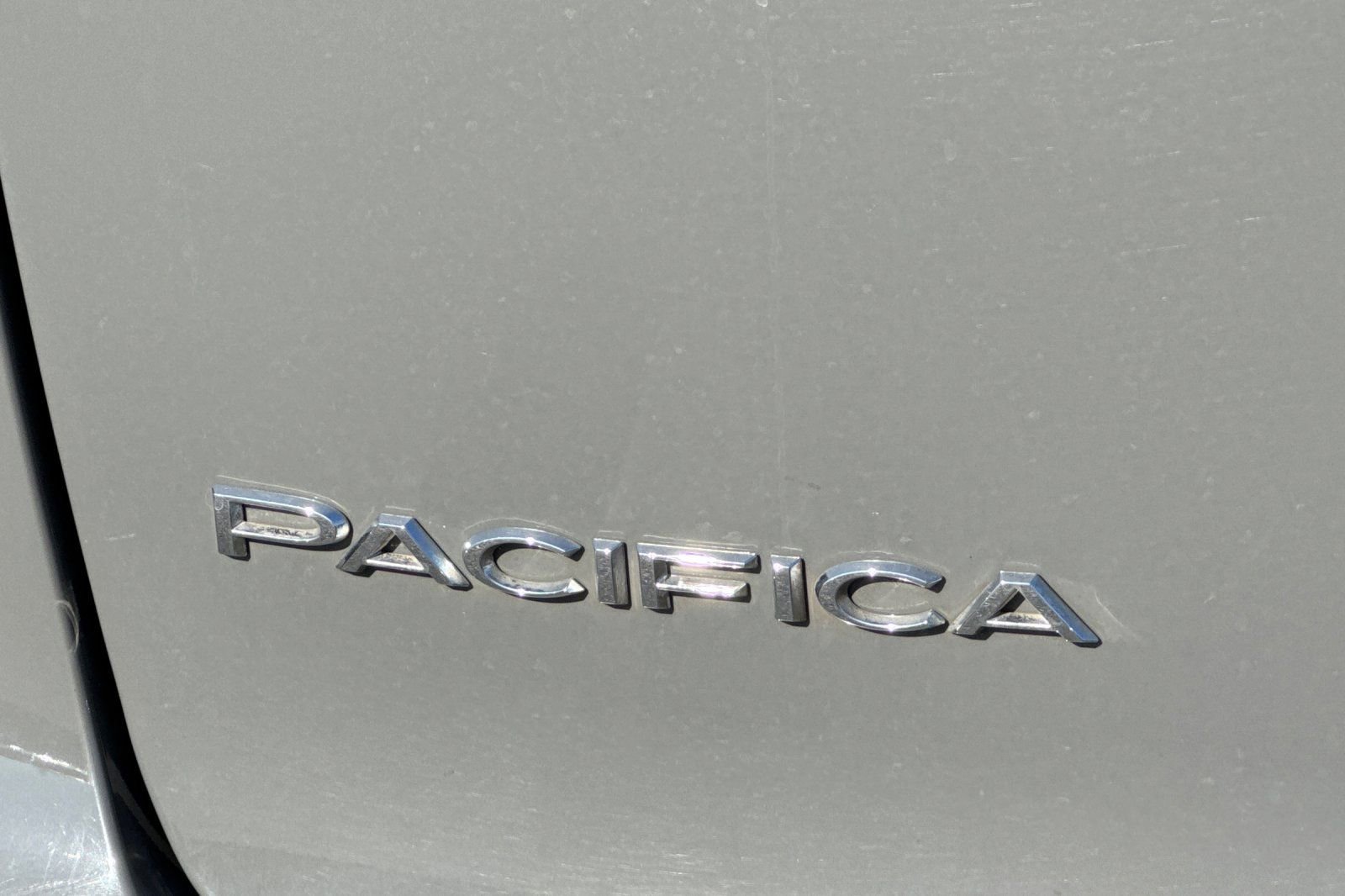 Used 2022 Chrysler Pacifica Touring-L image 47