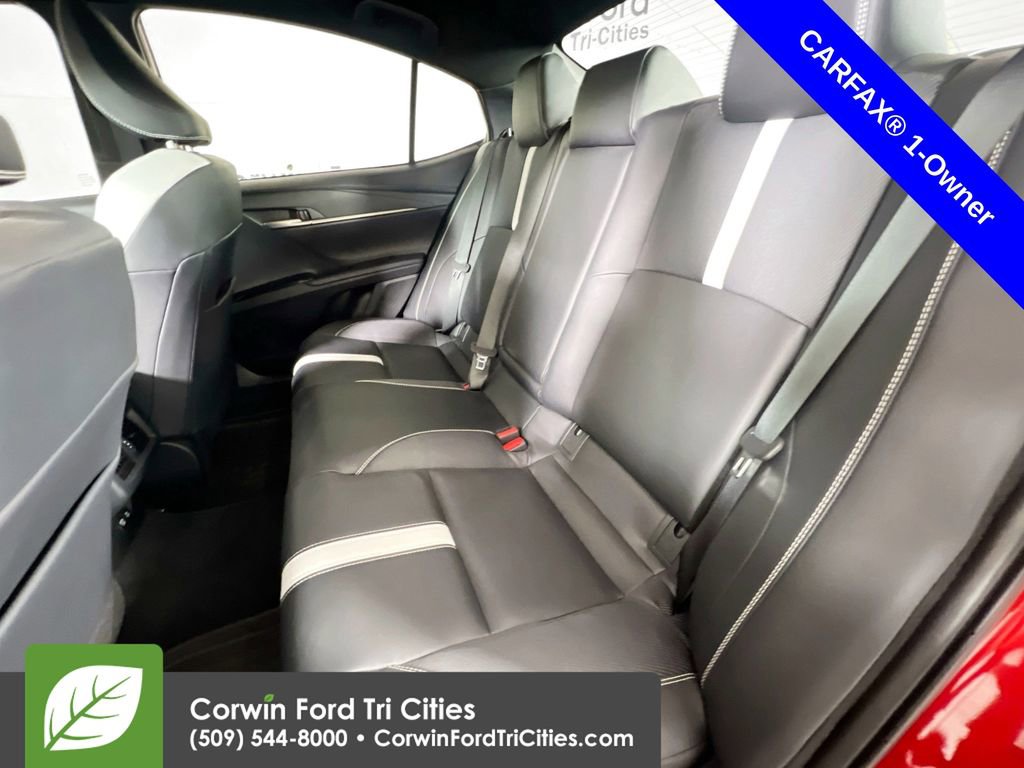 Used 2025 Toyota Camry SE image 28
