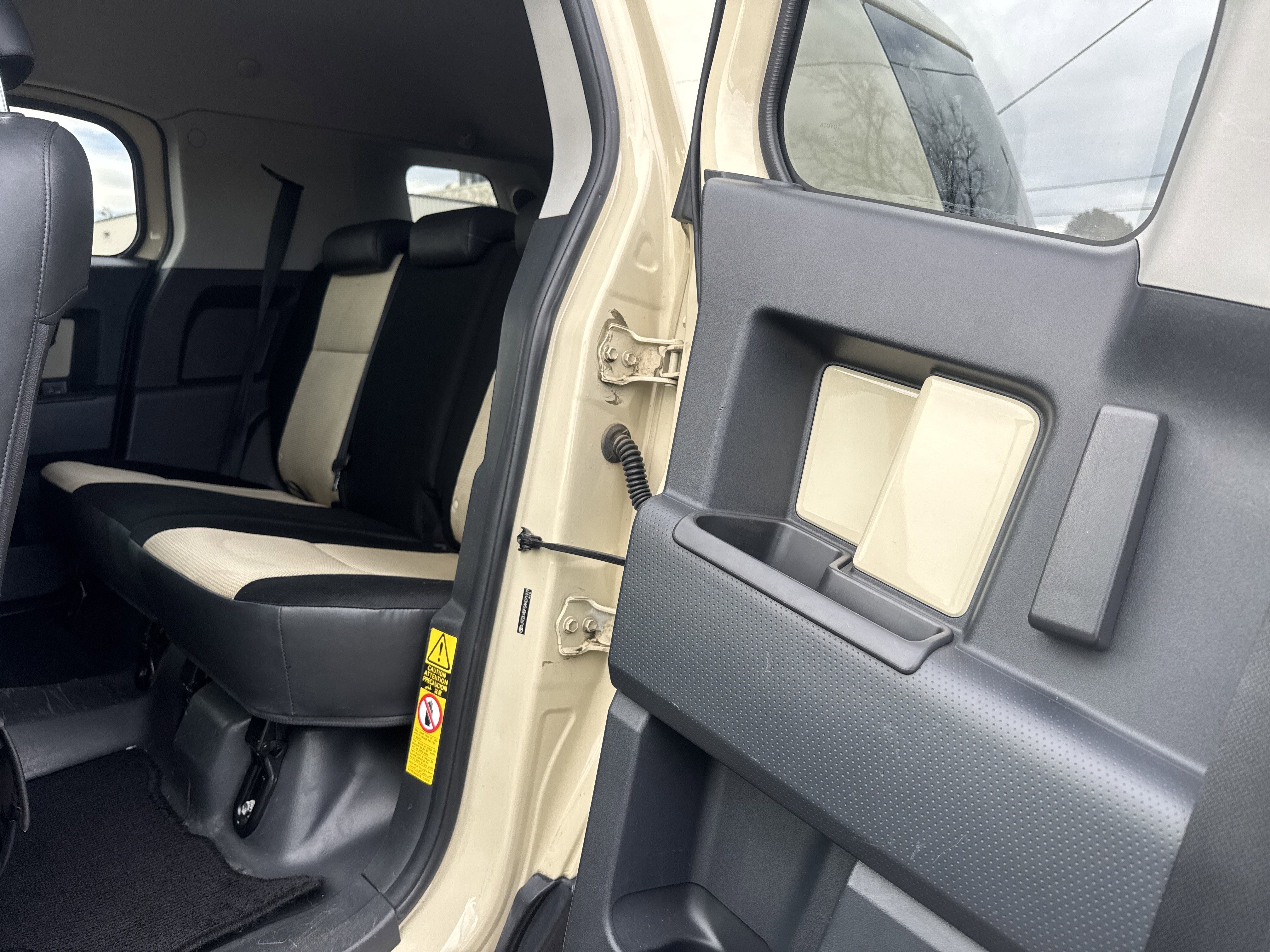 Used 2010 Toyota FJ Cruiser 4WD image 14