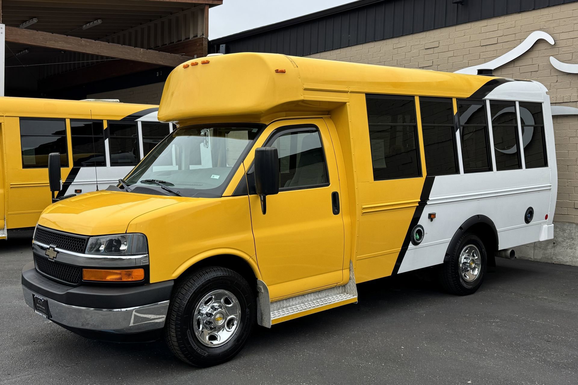 Used 2014 Chevrolet Express 3500 RWD image 6