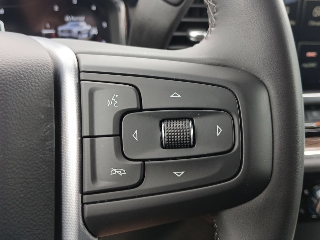 Used 2024 GMC Sierra 1500 Elevation w/ LPO, Elevation Black Package AWD/4WD image 19