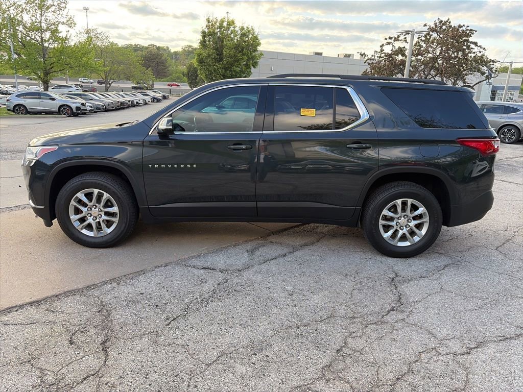 Used 2021 Chevrolet Traverse LT FWD image 9