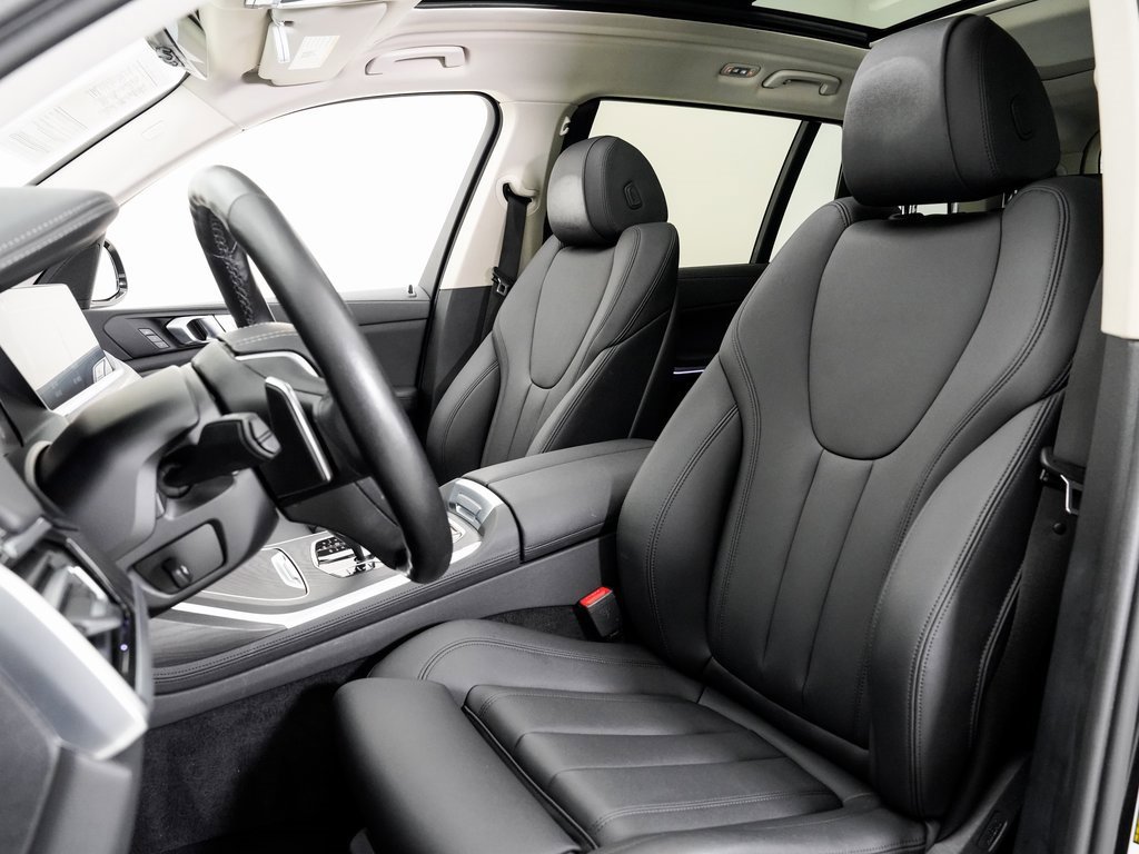 Used 2022 BMW X7 xDrive40i w/ Premium Package image 5