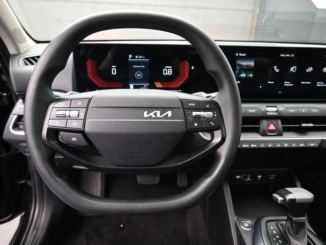 Used 2025 Kia K4 LXS image 32