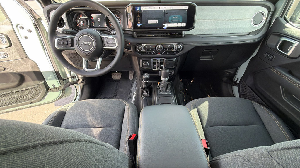 Used 2024 Jeep Wrangler Unlimited Sahara AWD/4WD image 26