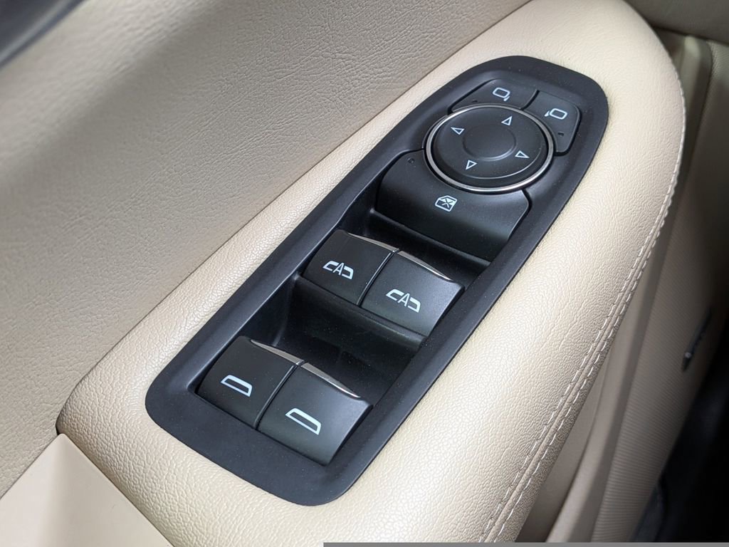 Used 2018 Cadillac XT5 FWD image 27