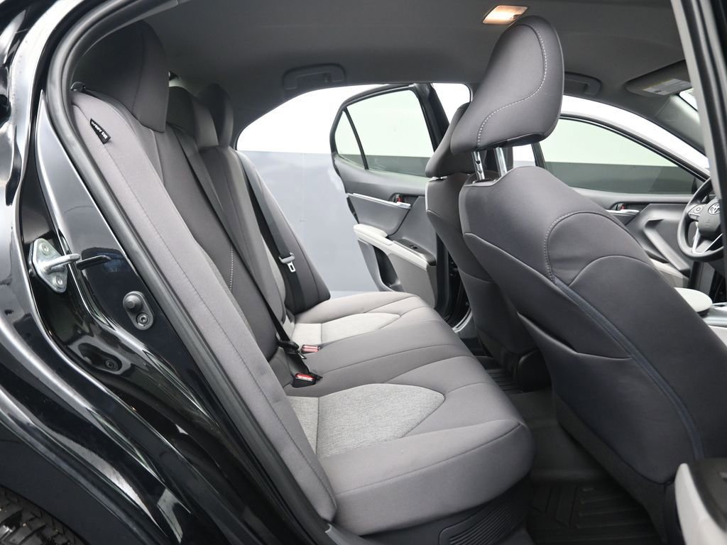 Used 2022 Toyota Camry LE image 13