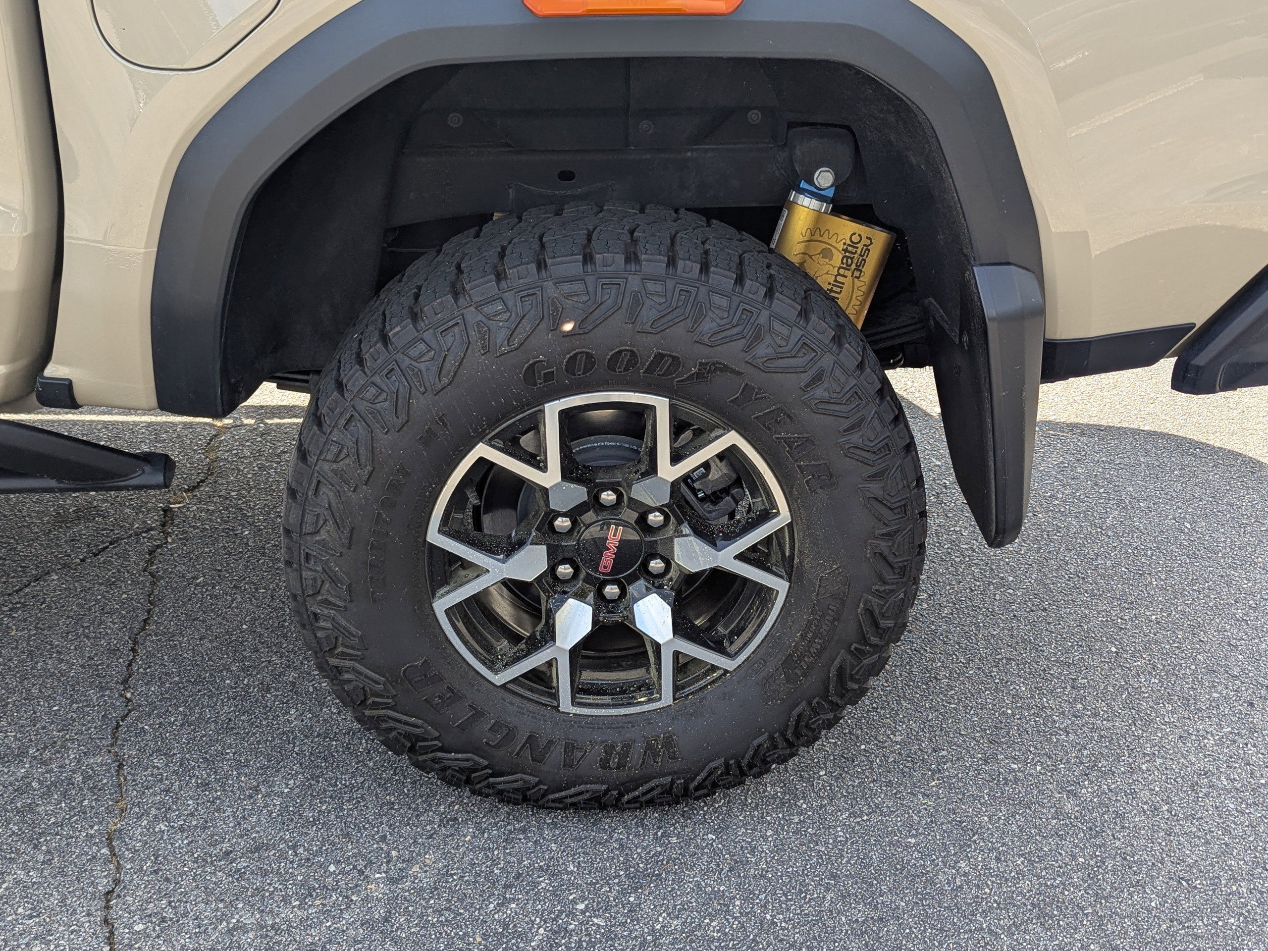 Used 2023 GMC Canyon AT4X image 32