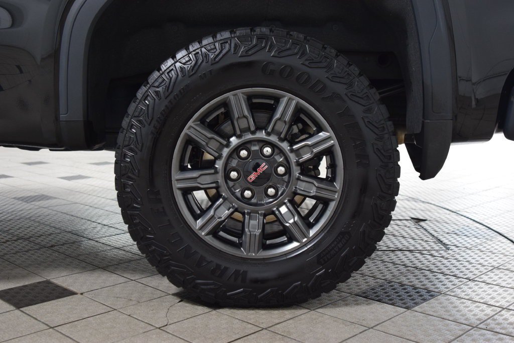 Used 2025 GMC Sierra 1500 AT4 w/ AT4 Premium Package AWD/4WD image 29